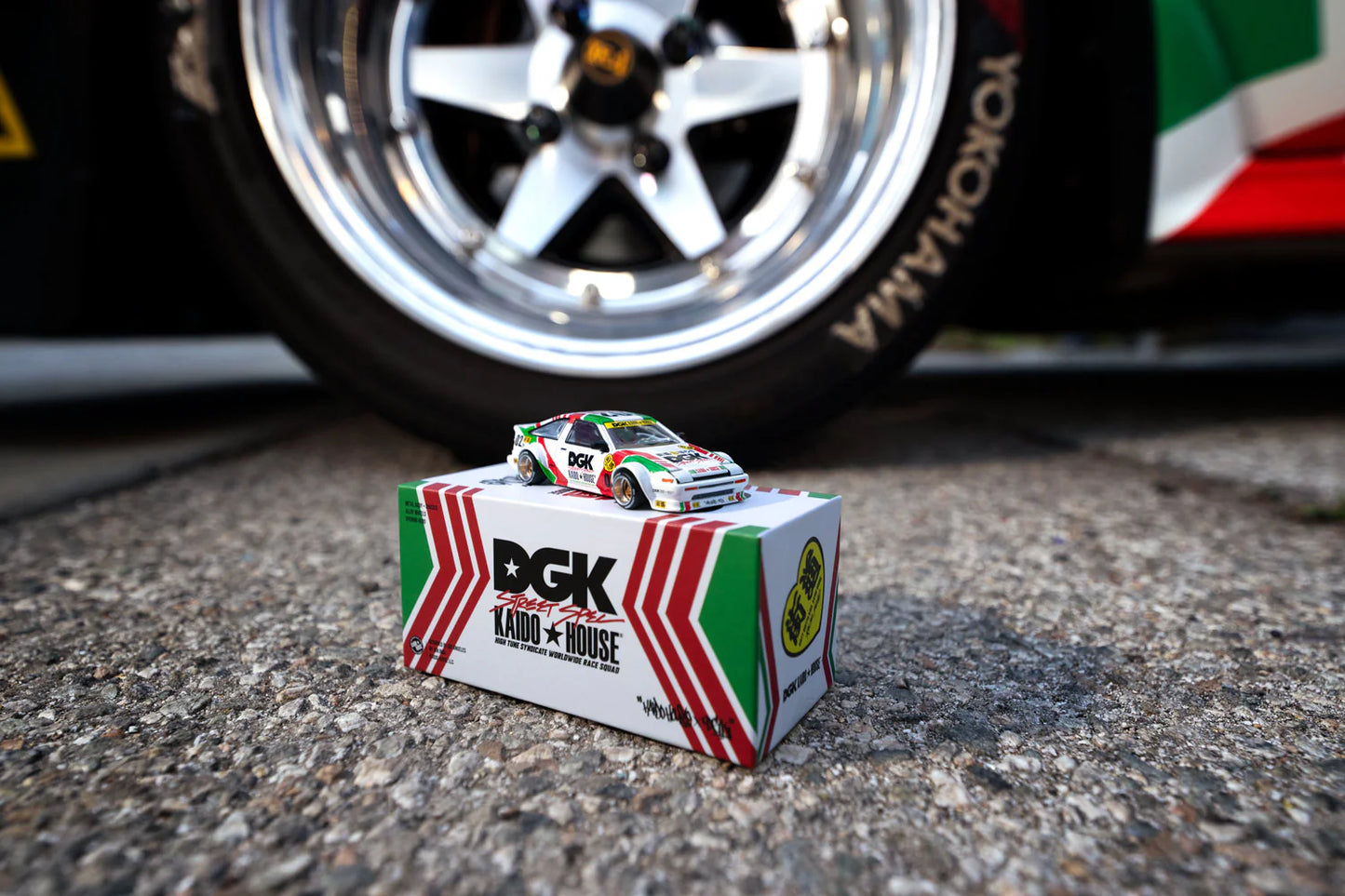 Kaido House x DGK Toyota Sprinter AE86 Mini GT KHMG201